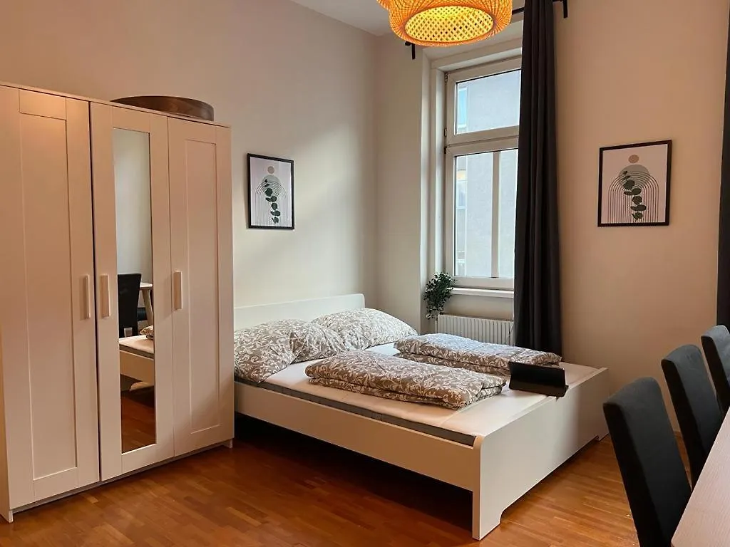 90 M2 Stylish Apartment With Free Parking Viena 0*,  Austria